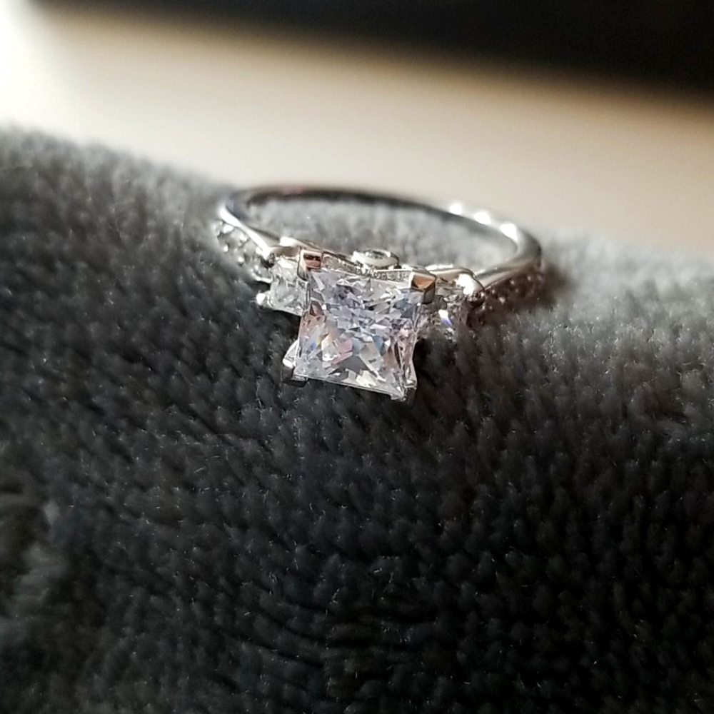 CZ RING Vendor Sample Cubic Zirconia SIZE 7